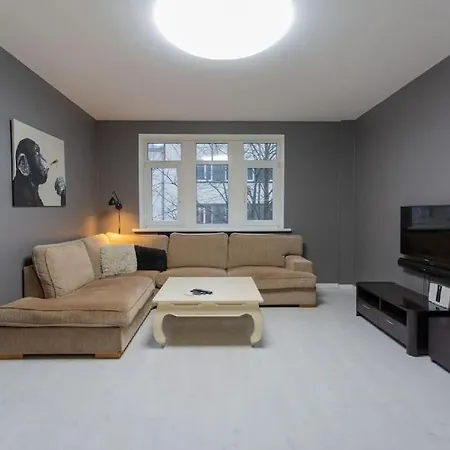 Top-secure Spacious דירה *