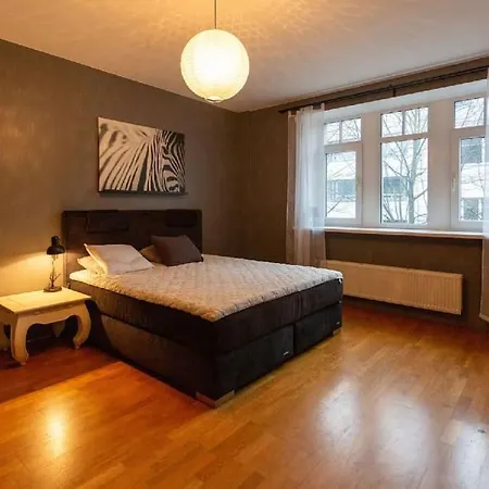 Top-secure Spacious *